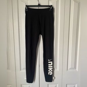 NIKE LOW RISE LEGGINGS - SIZE XS